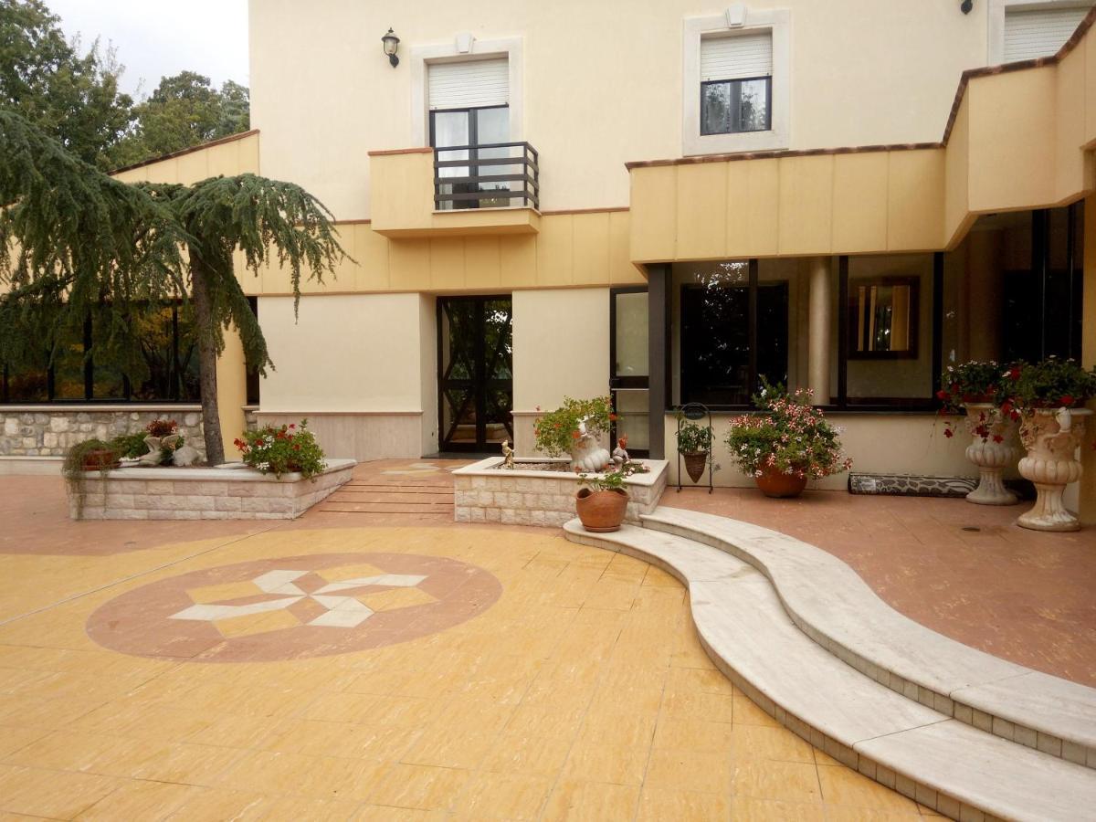Hotel Al Querceto Tocco Caudio エクステリア 写真